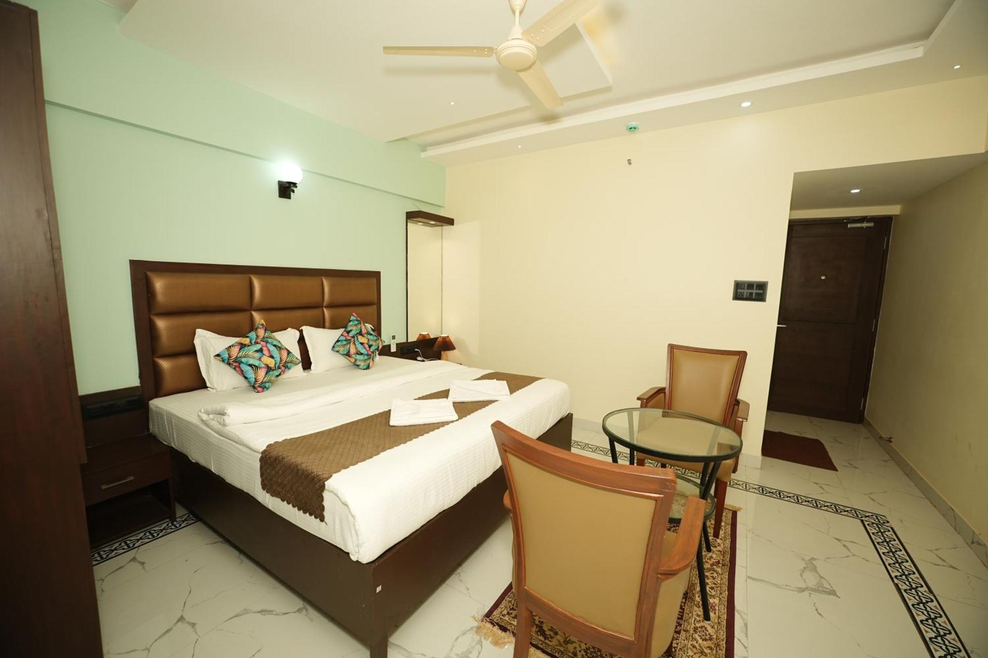 Saikiran Hotel Мапуса Екстер'єр фото